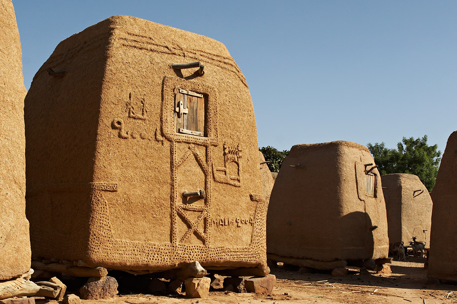 32   Millet and sorgum storage houses   Kessedougou